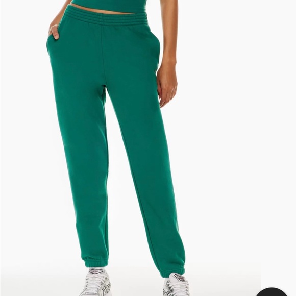 Aritzia sweatpants - Picture 1 of 4
